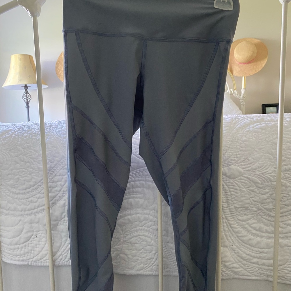 Light grayish blue leggings